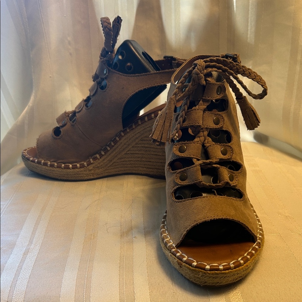 Tan/Brown Wedge Sandals